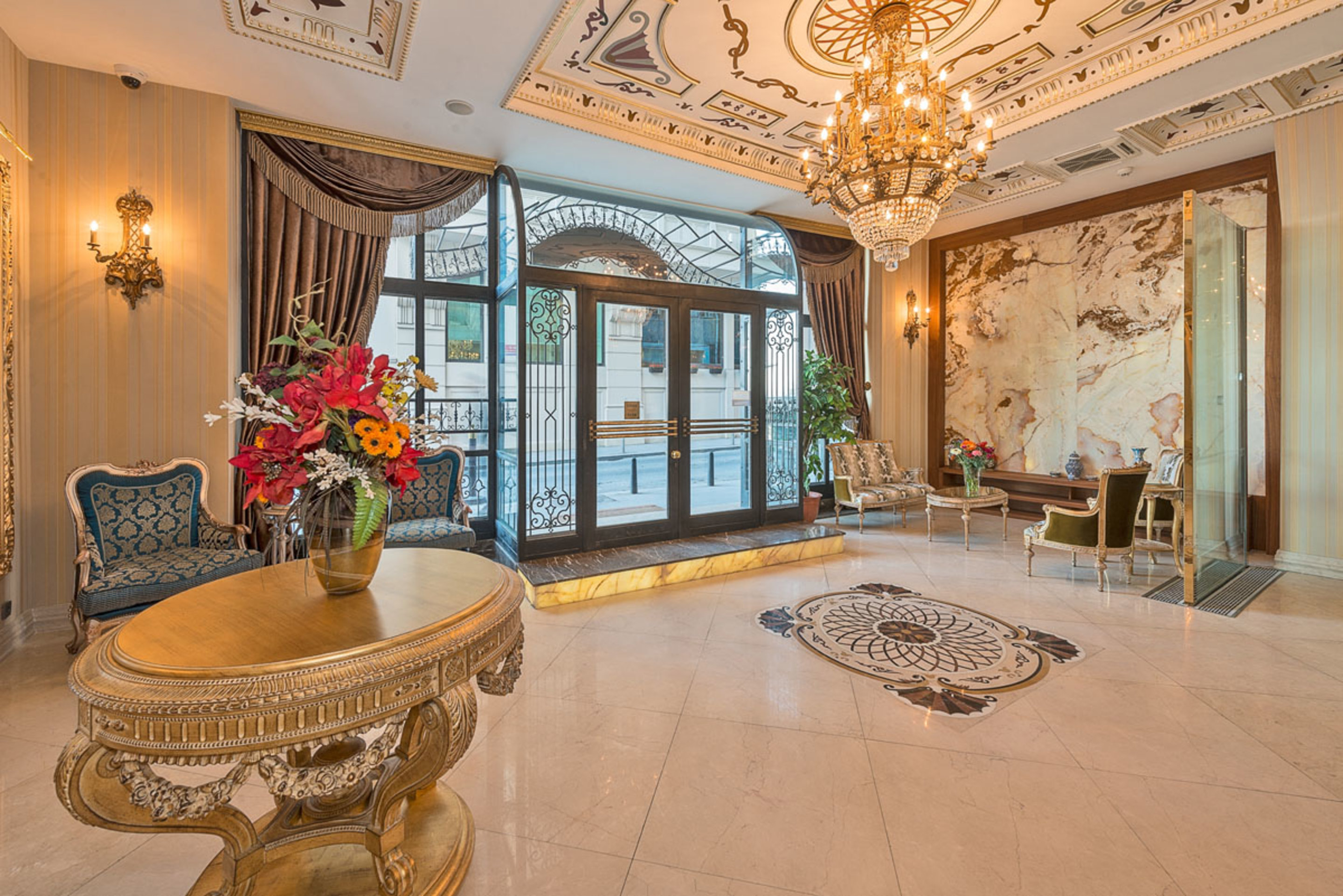 The Pera Hill - фото