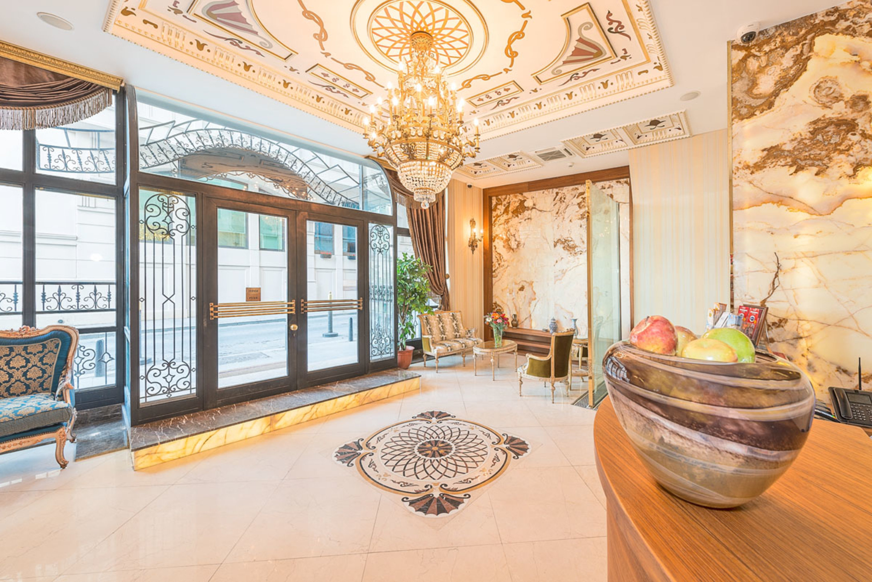 The Pera Hill - фото