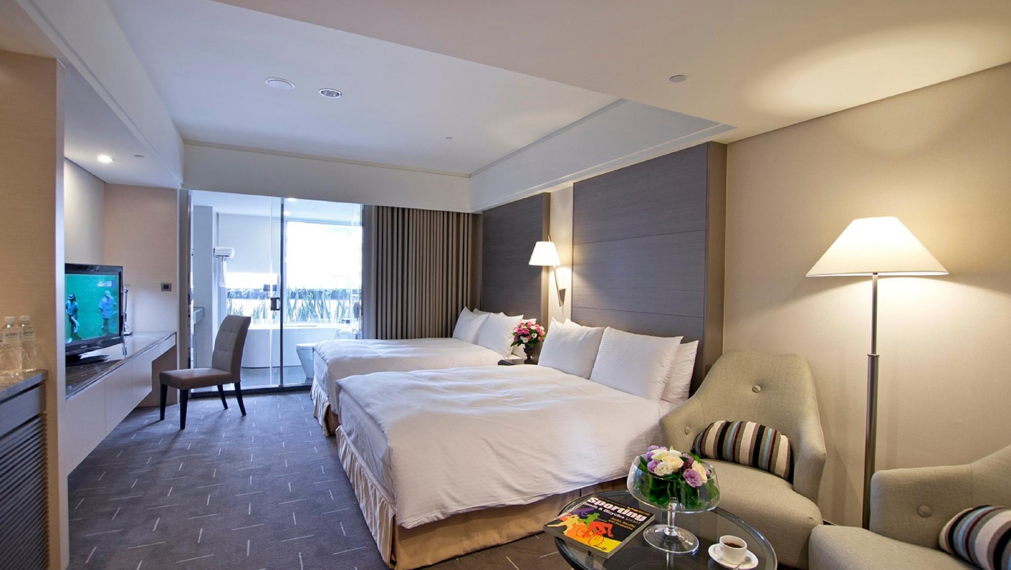 CHECK inn SELECT Taichung Dadun