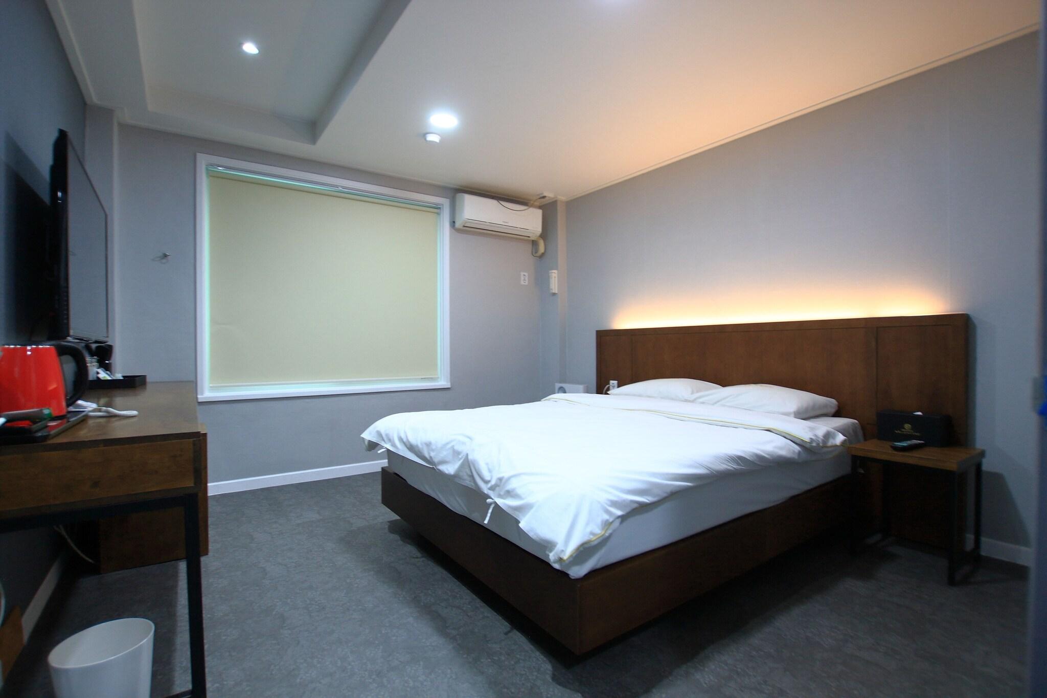 Valentine Hotel