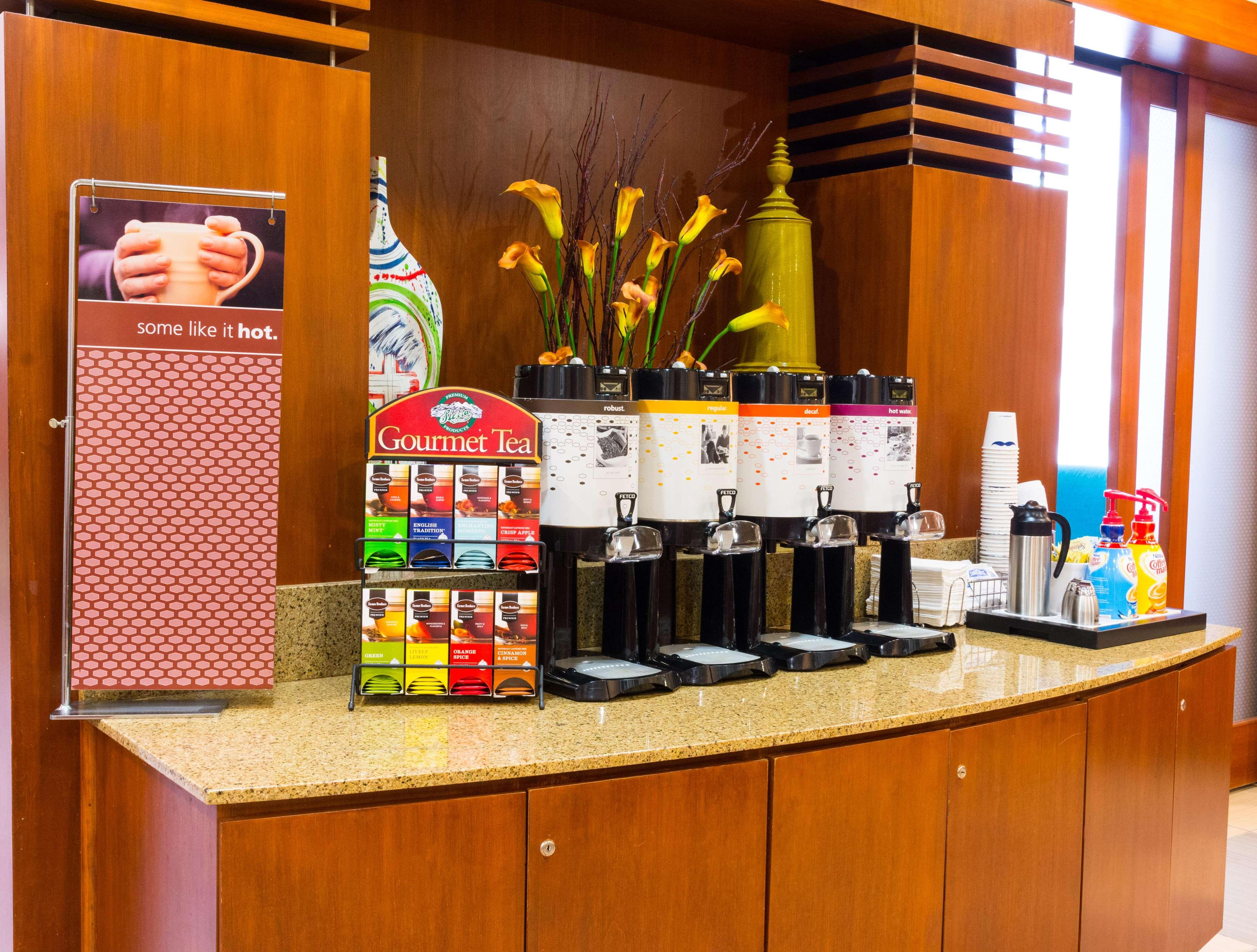 Hampton Inn & Suites Riverside/Corona East