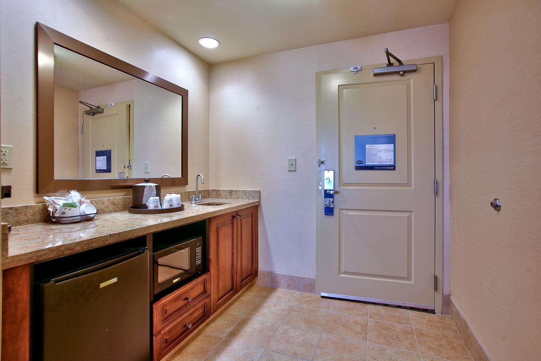 Hampton Inn and Suites Scottsdale at Talking Stick