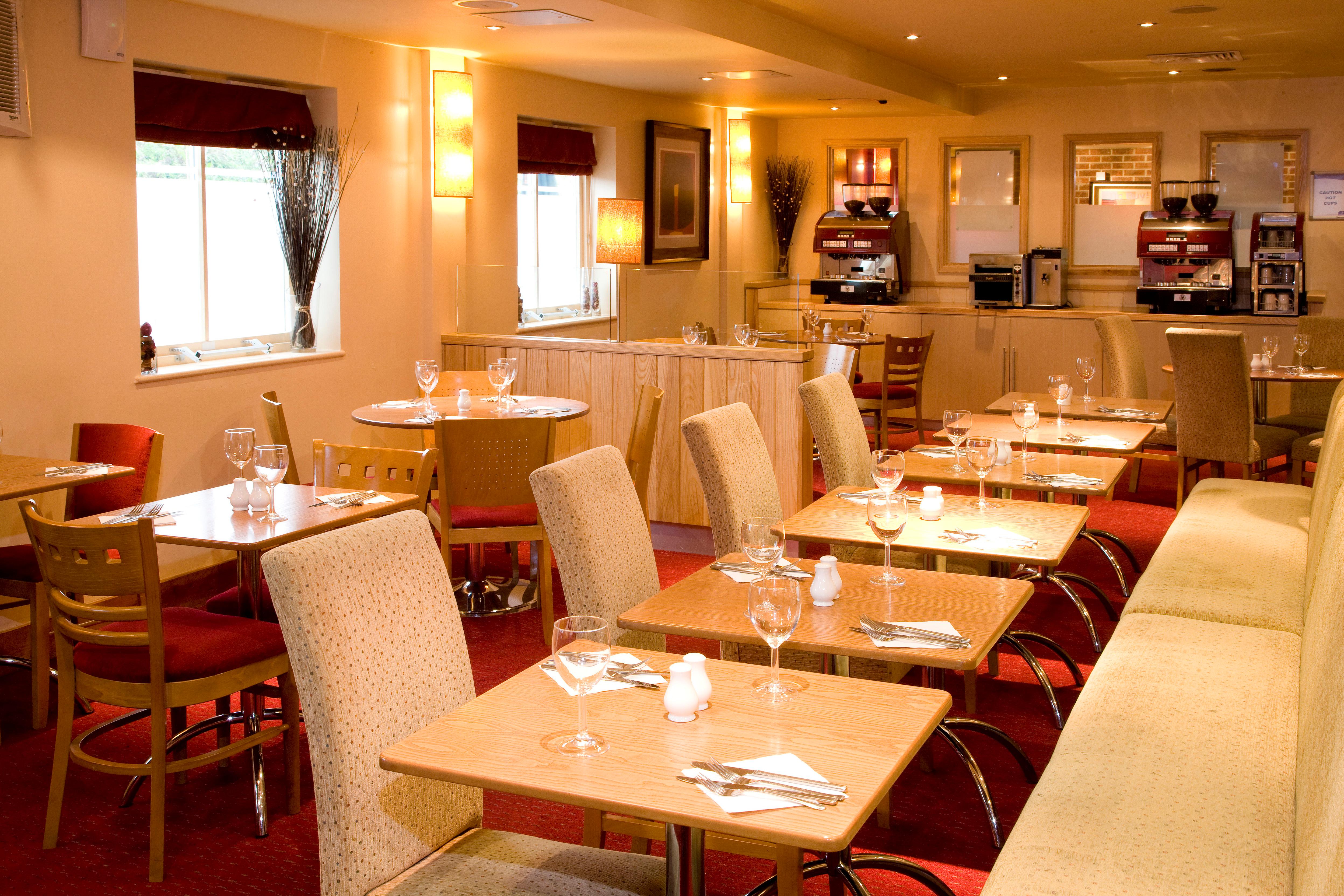 Premier Inn Heathrow Airport (M4/J4)