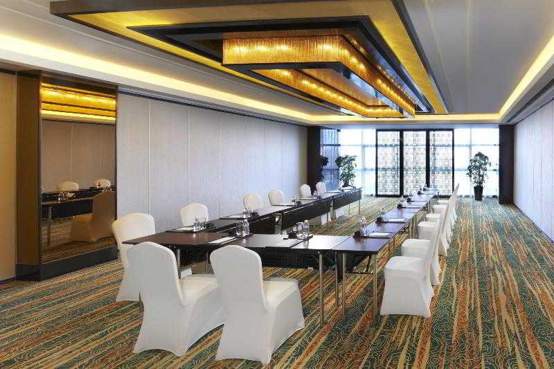 Sheraton Shanghai Waigaoqiao Hotel
