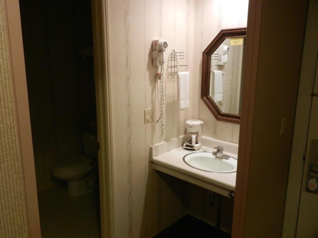 Eisenhower Hotel