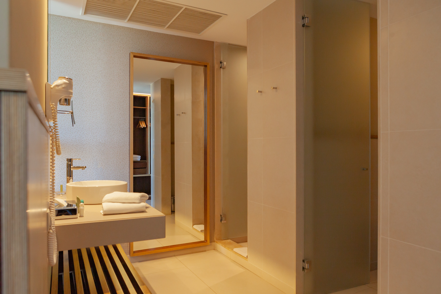 Галерея изображений Wine & Books By The Sea - Algarve Resort