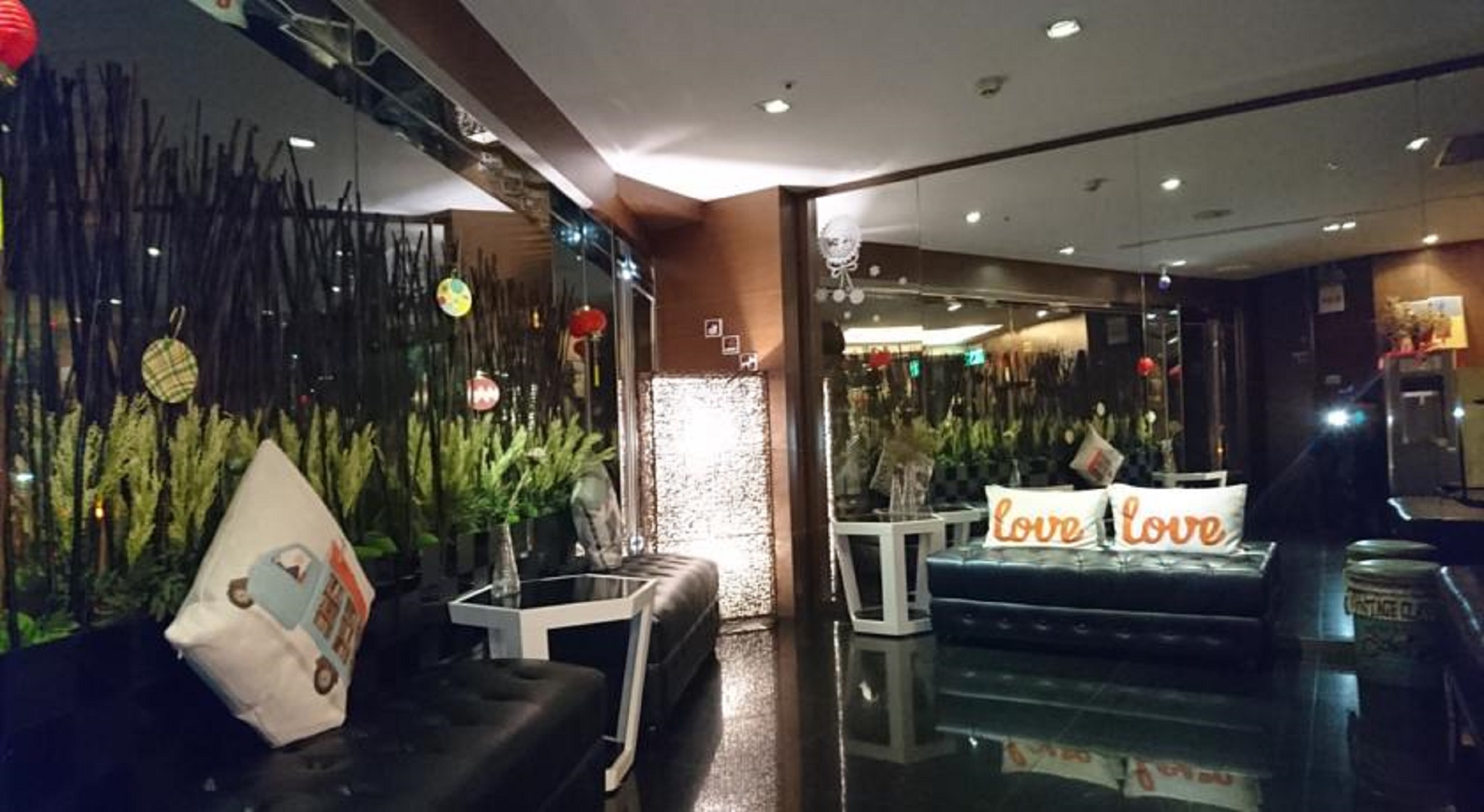 Burgary Hotel