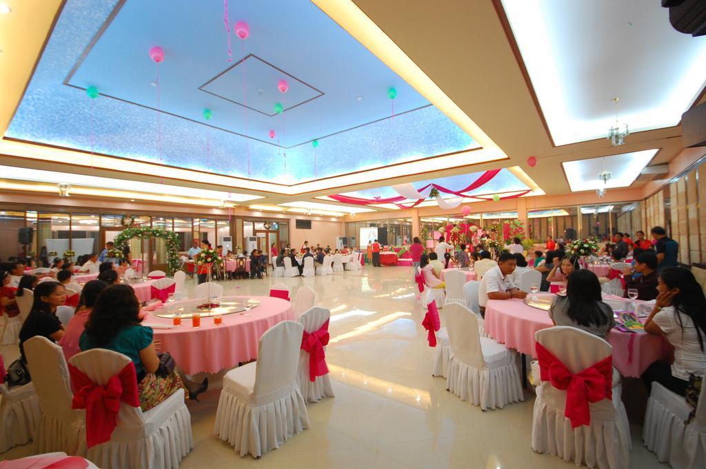 A & A Plaza Hotel