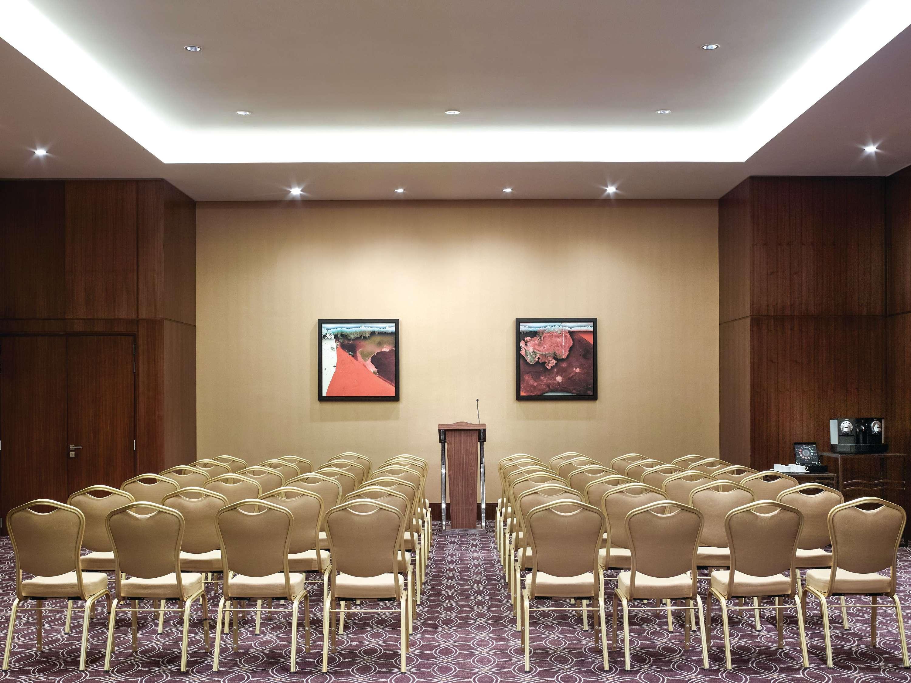 Swissôtel Al Ghurair