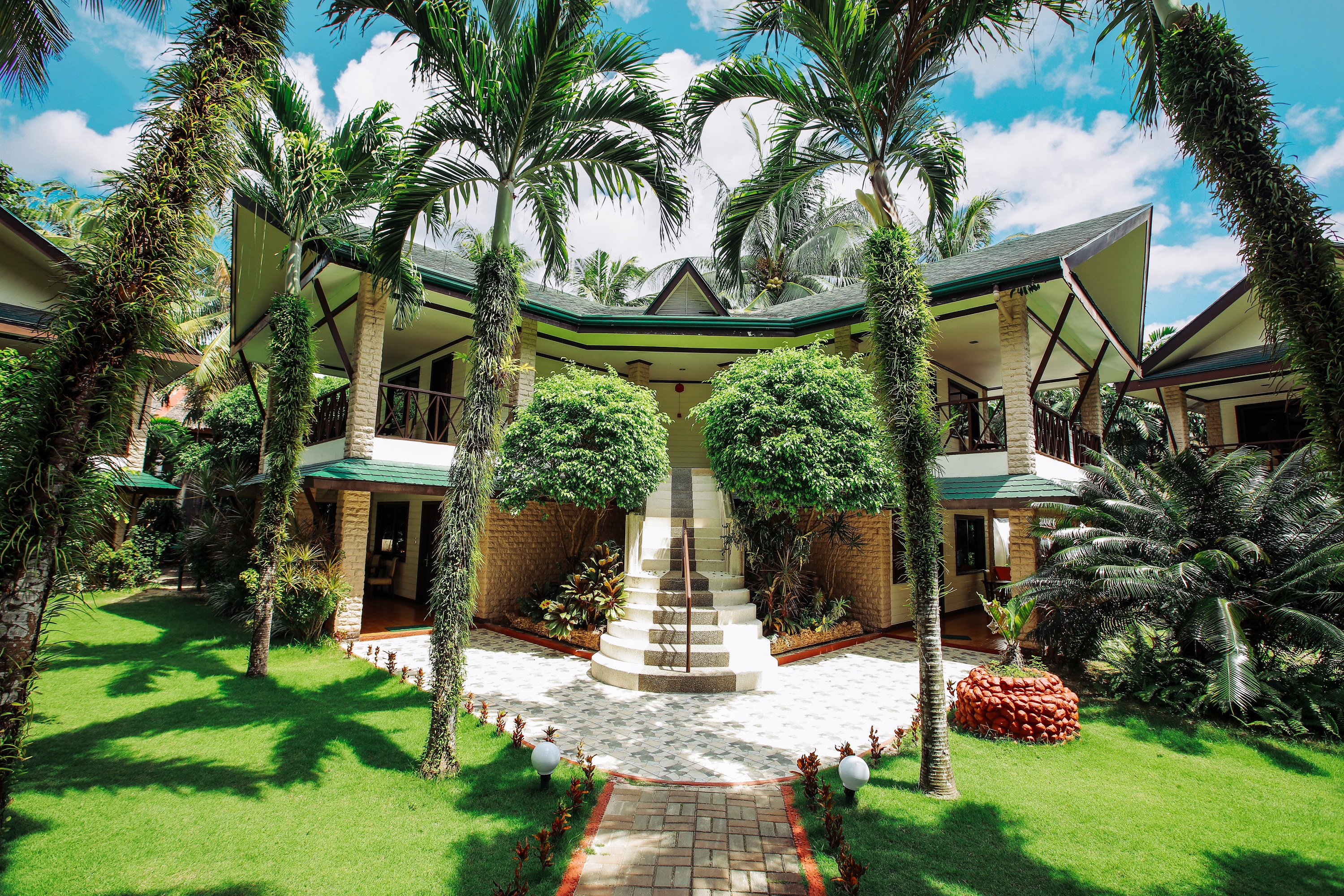 Paradise Garden Resort Hotel & Convention Center