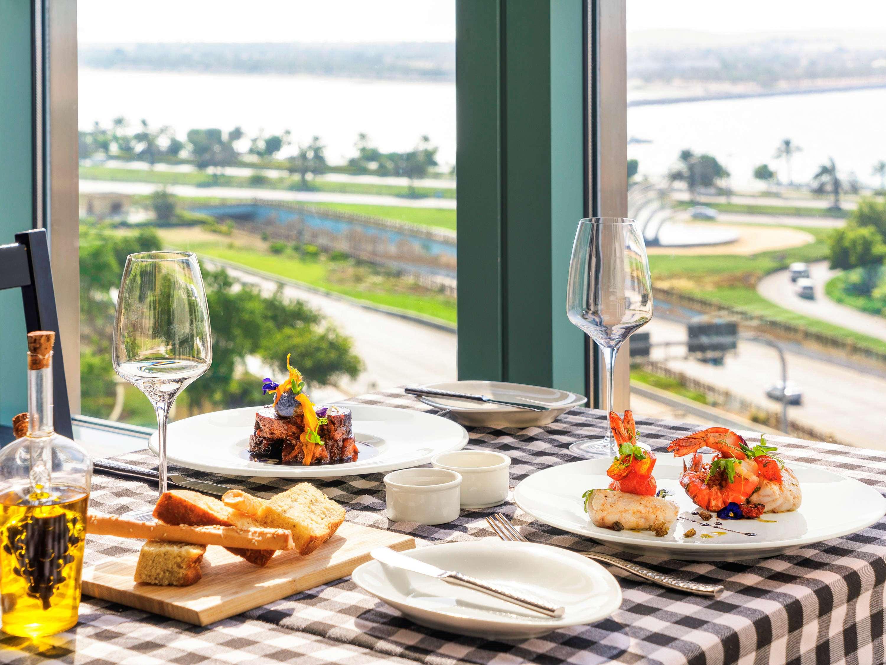 Sofitel Abu Dhabi Corniche by null