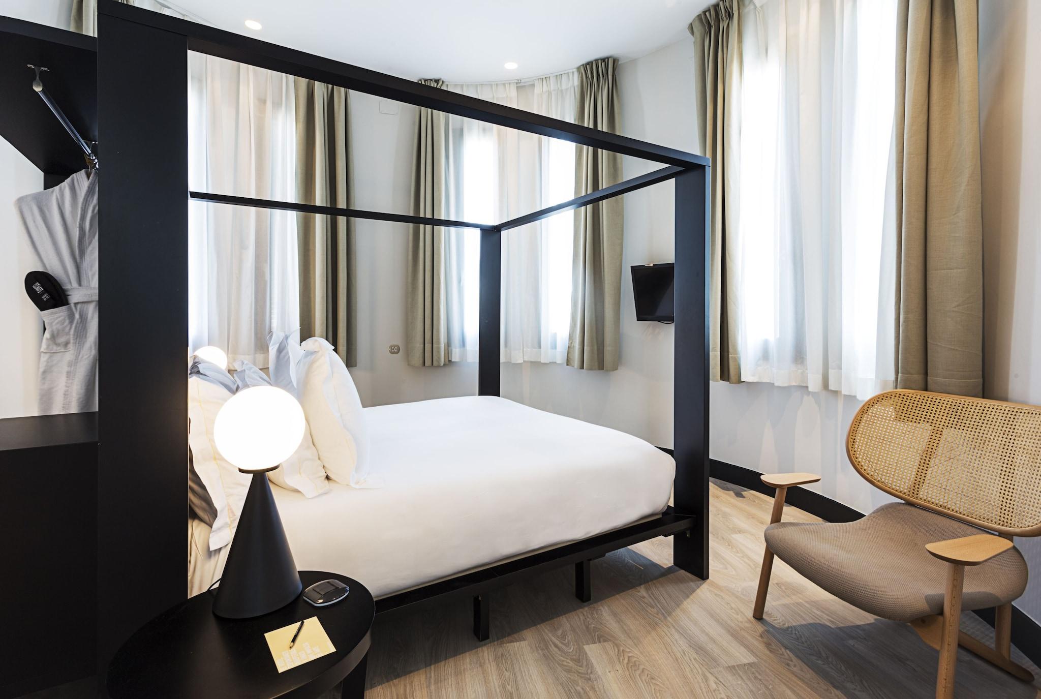 Hotel One Shot Luchana 22 by null