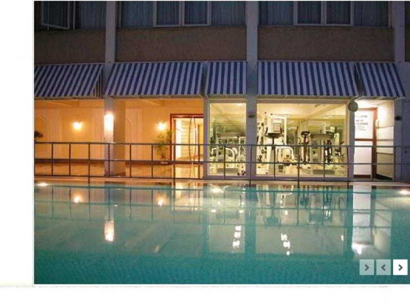 Vivanta Bengaluru Residency Road