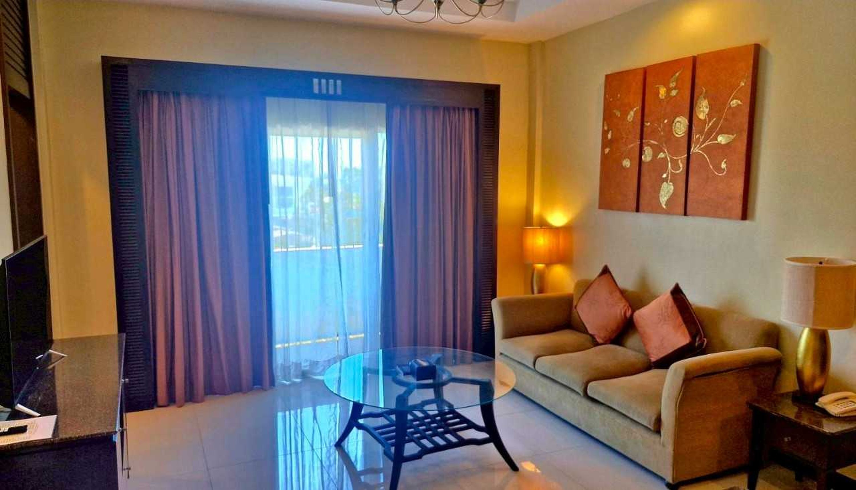 Sunday Chateau En Ville - Pattaya