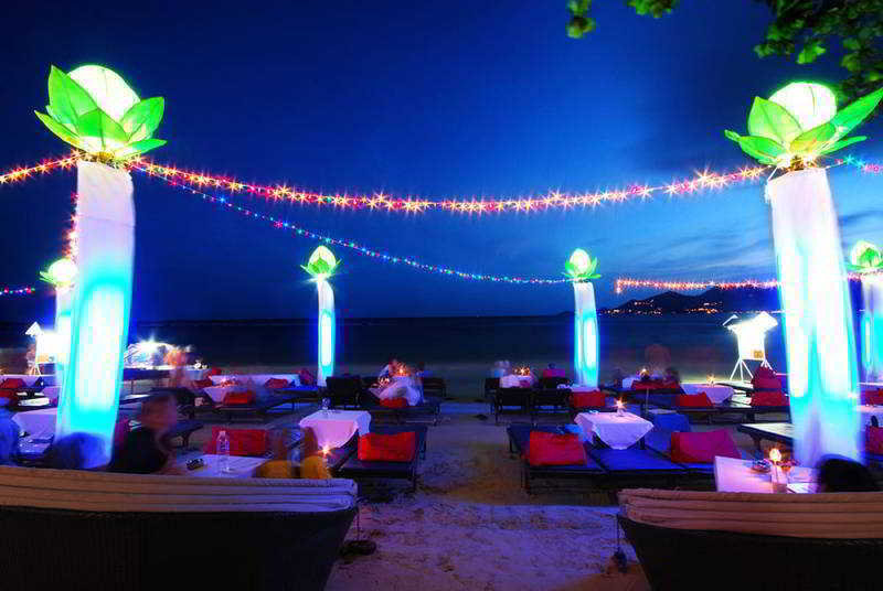 Ark Bar Beach Resort