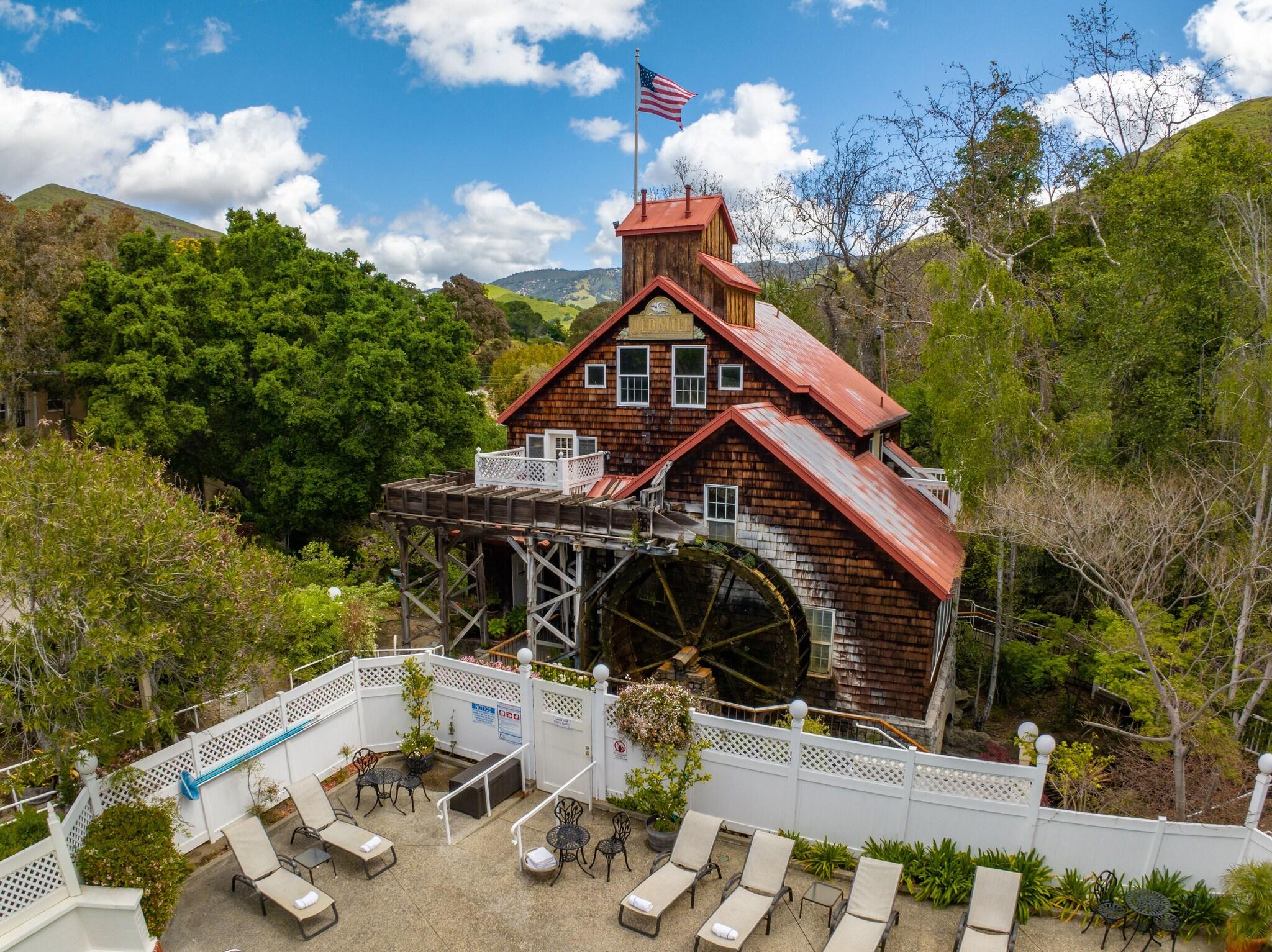 Apple Farm Hotel
