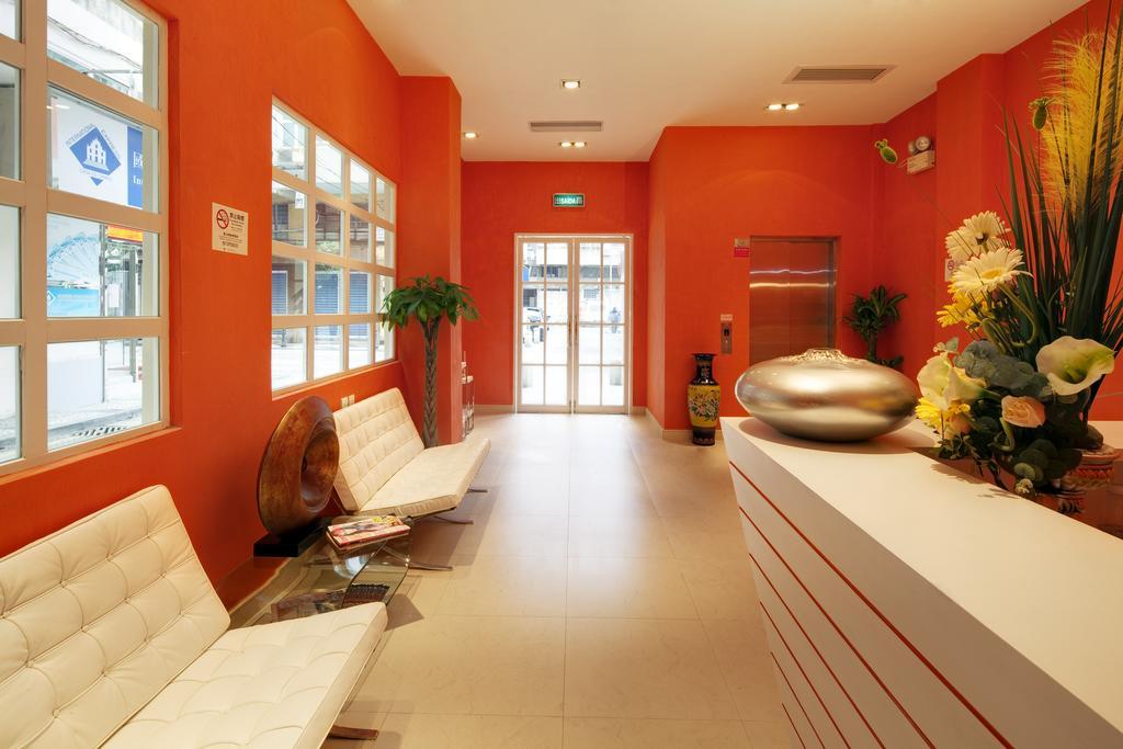 Ole London Hotel by null