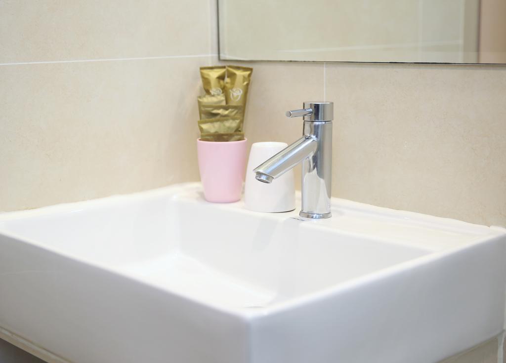 Ole London Hotel by null