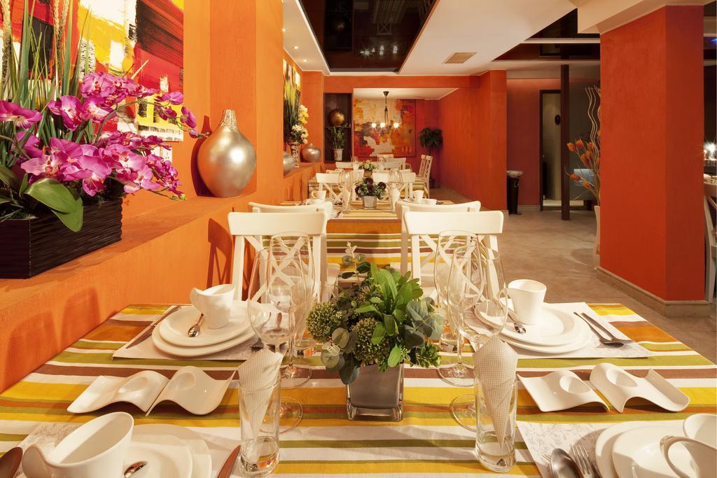 Ole London Hotel by null