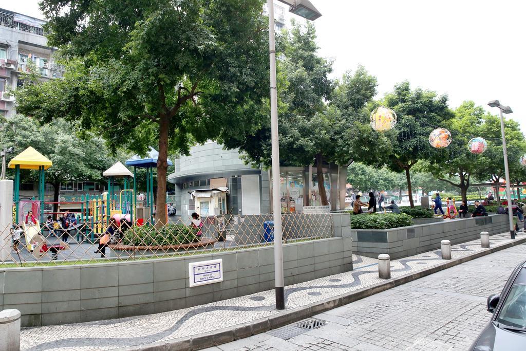 Ole London Hotel by null