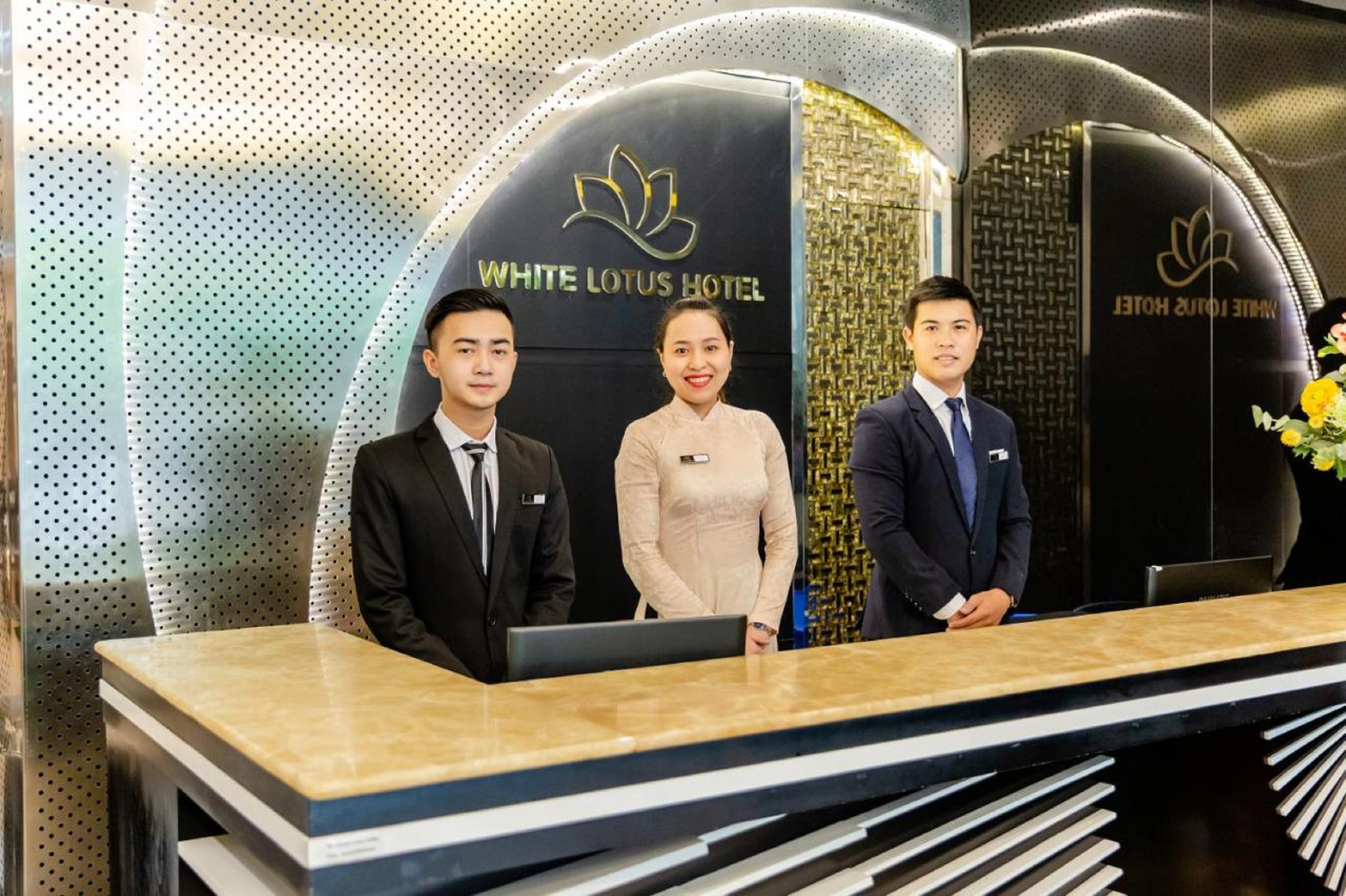 White Lotus Hotel, Quận 1