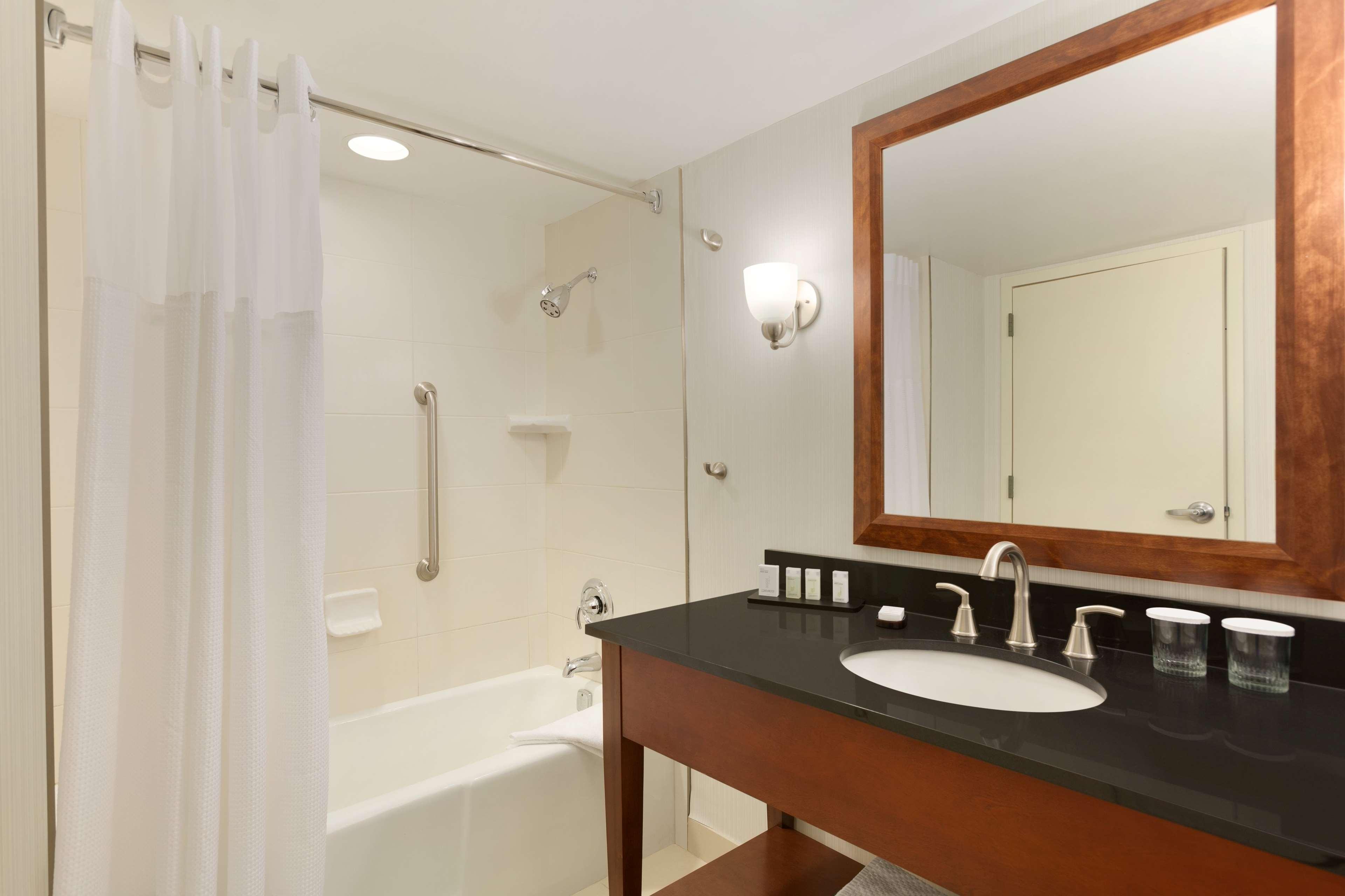 Embassy Suites by Hilton Boston Waltham