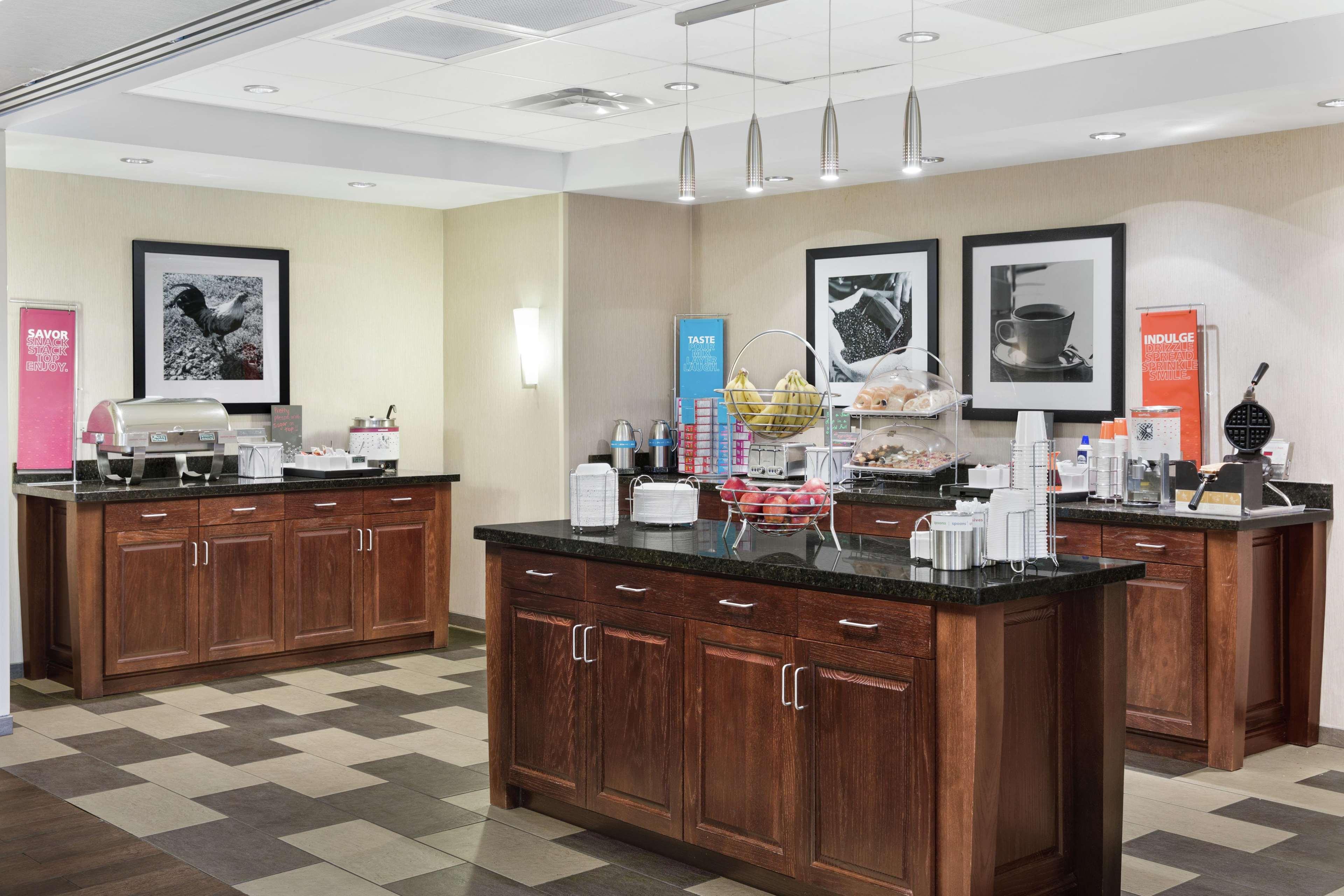 Hampton Inn Columbus South Fort Moore