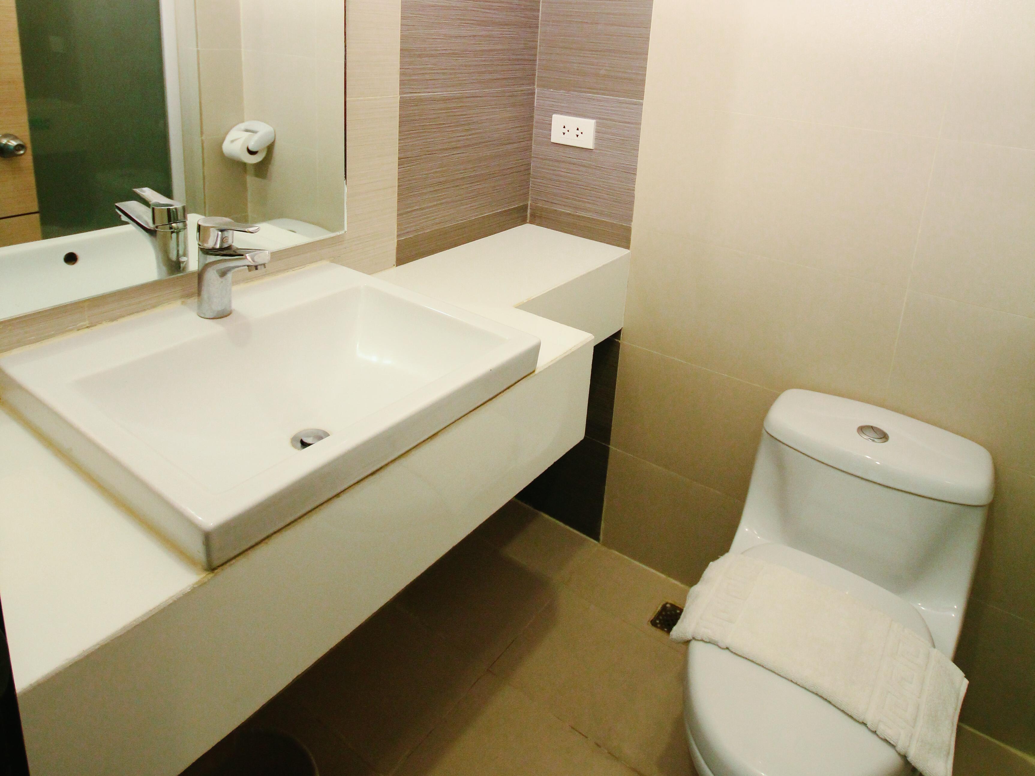 Go Hotels Dumaguete by null