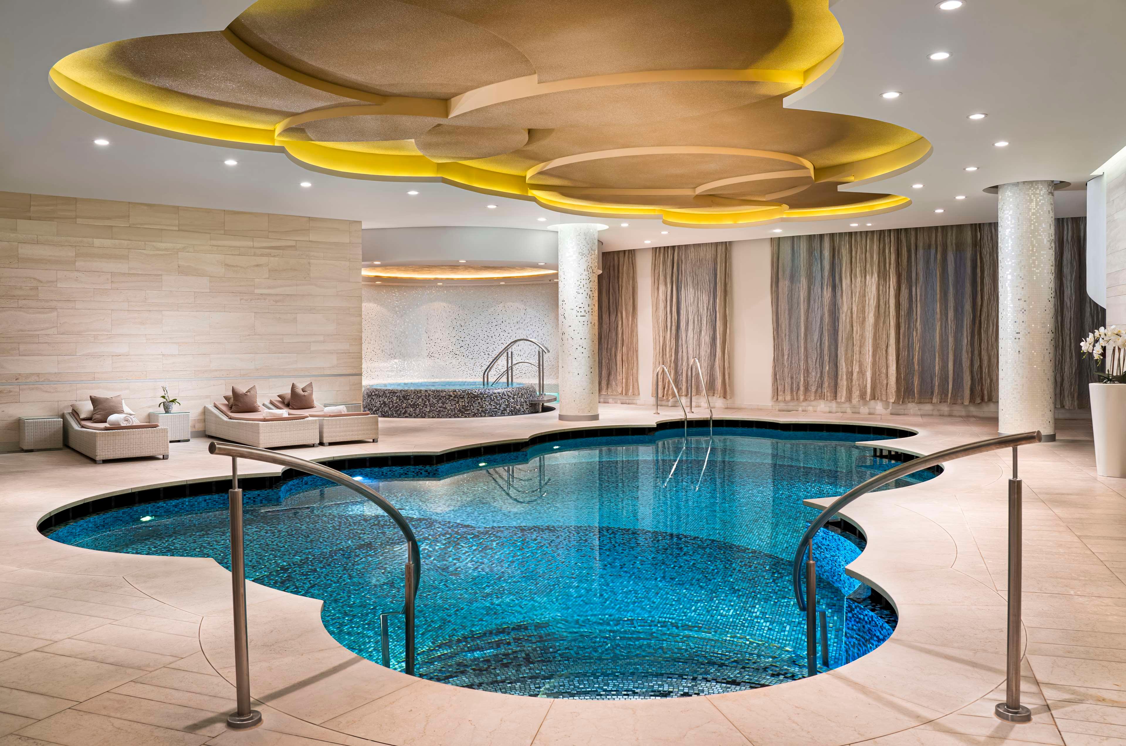 Waldorf Astoria Berlin by null