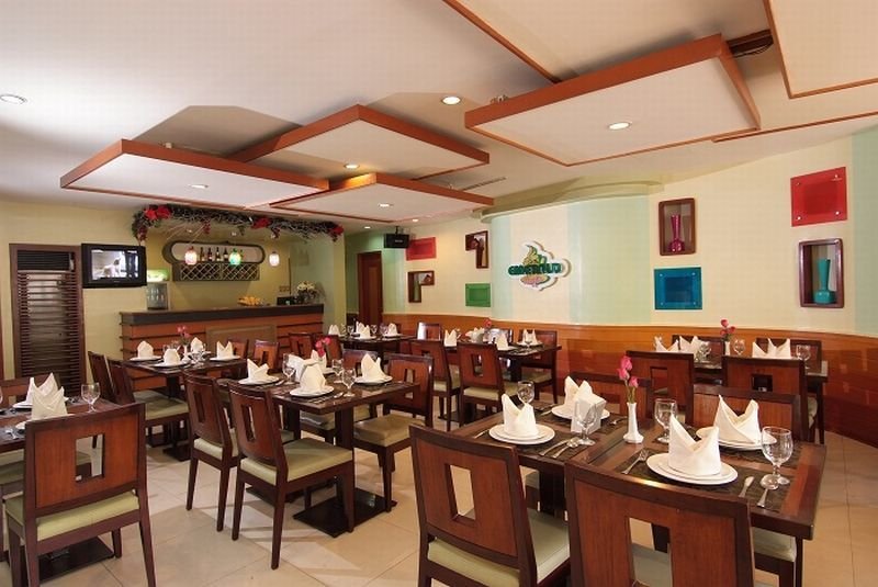 Golden Valley Hotel
