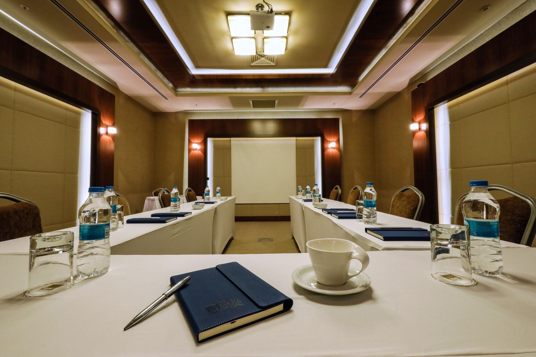 ISG Airport Hotel - Poză