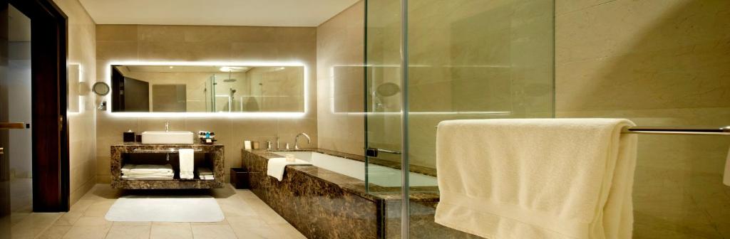 Fairmont The Palm by null