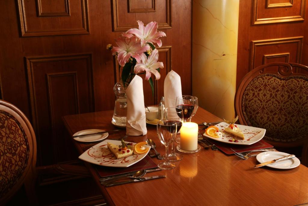 Bush Hotel - Carrick on Shannon by null