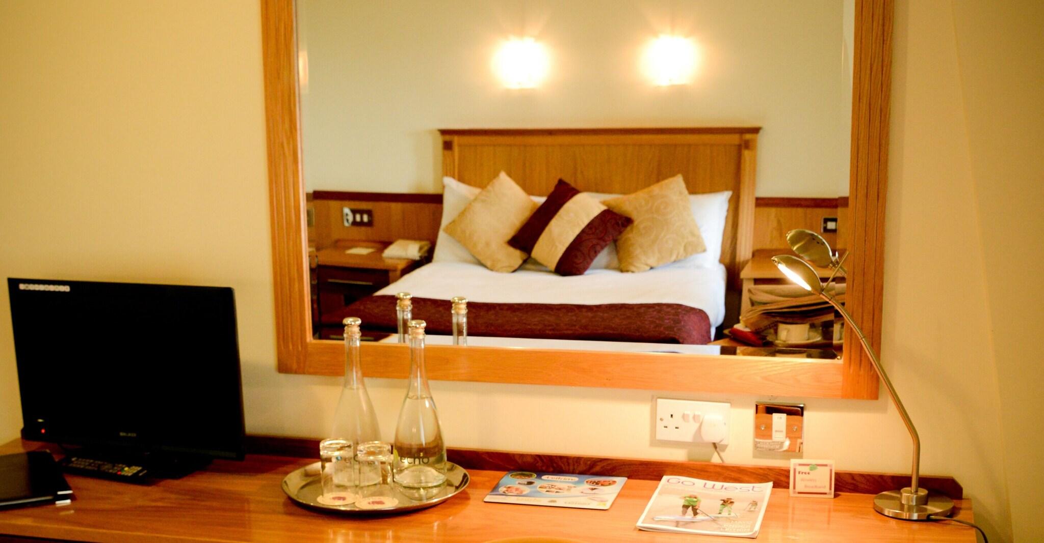 Bush Hotel - Carrick on Shannon by null