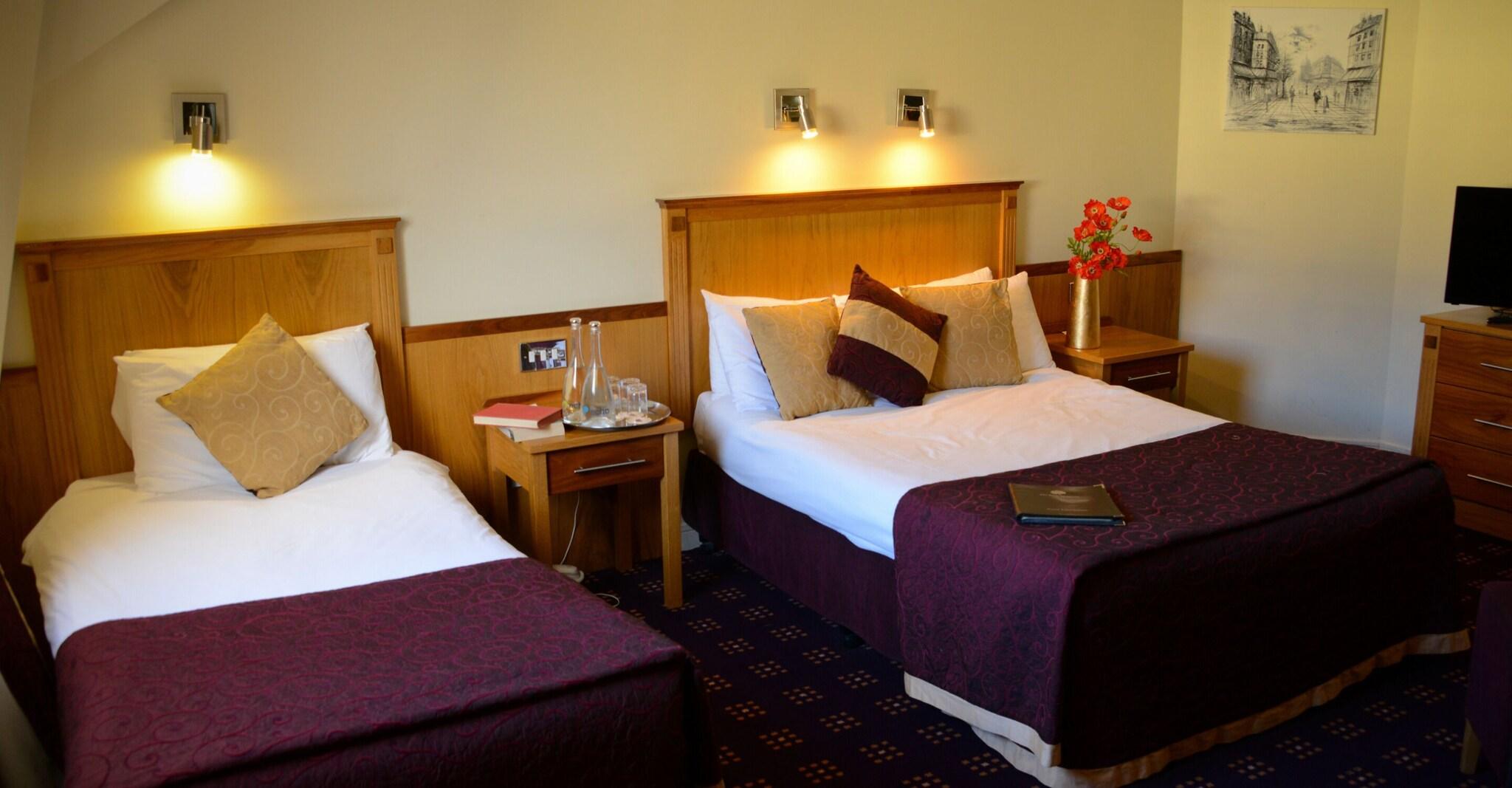 Bush Hotel - Carrick on Shannon by null