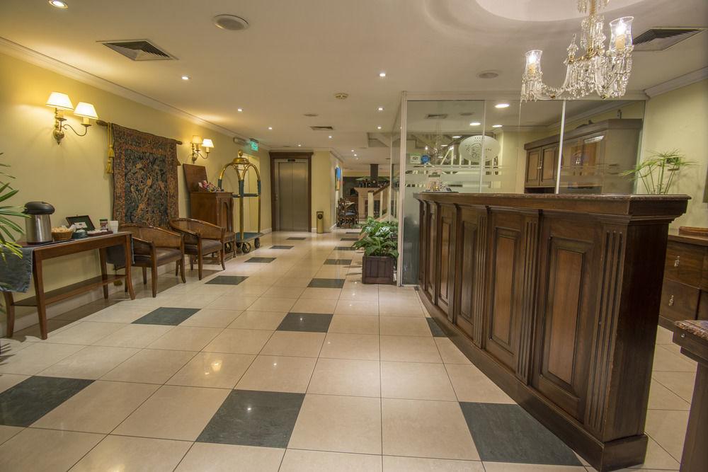Villa Morra Suites