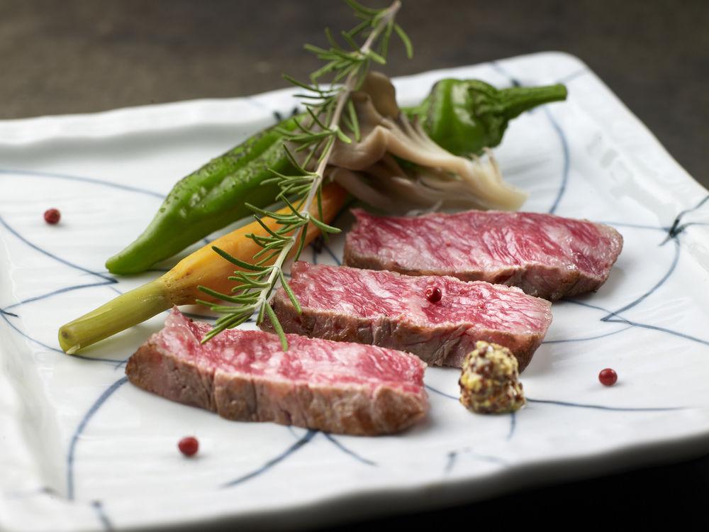 Nishimuraya Honkan by null