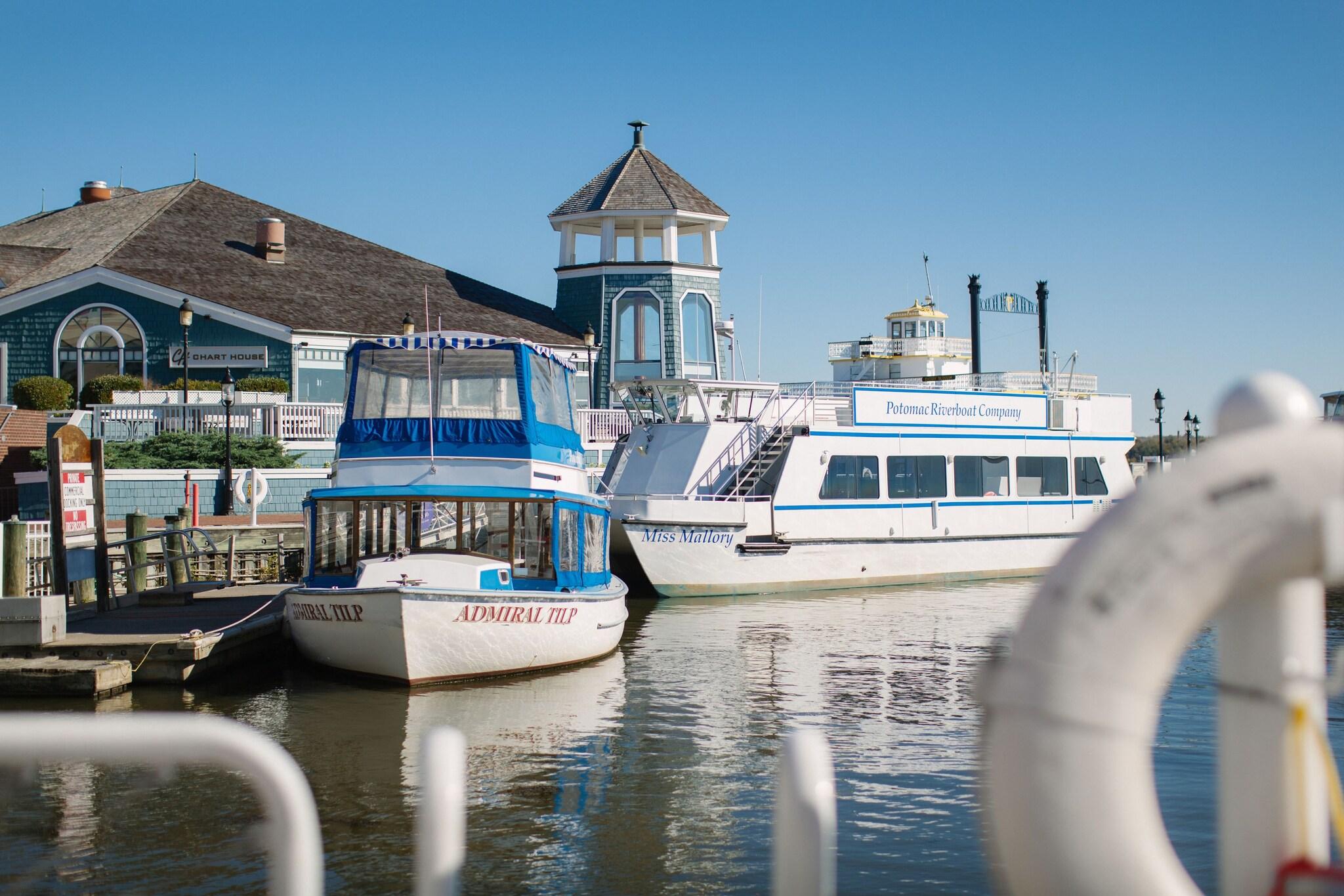 Morrison House Old Town Alexandria, Autograph Collection by null