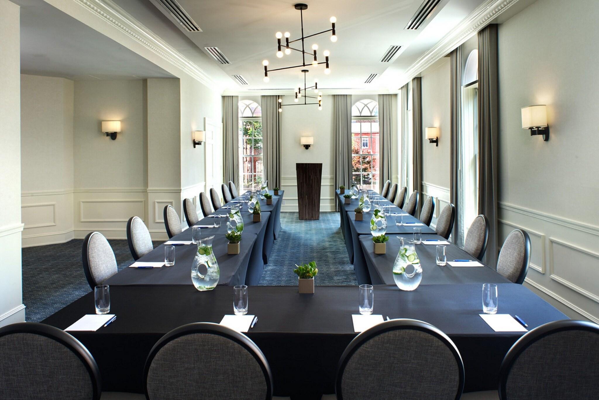 Morrison House Old Town Alexandria, Autograph Collection by null