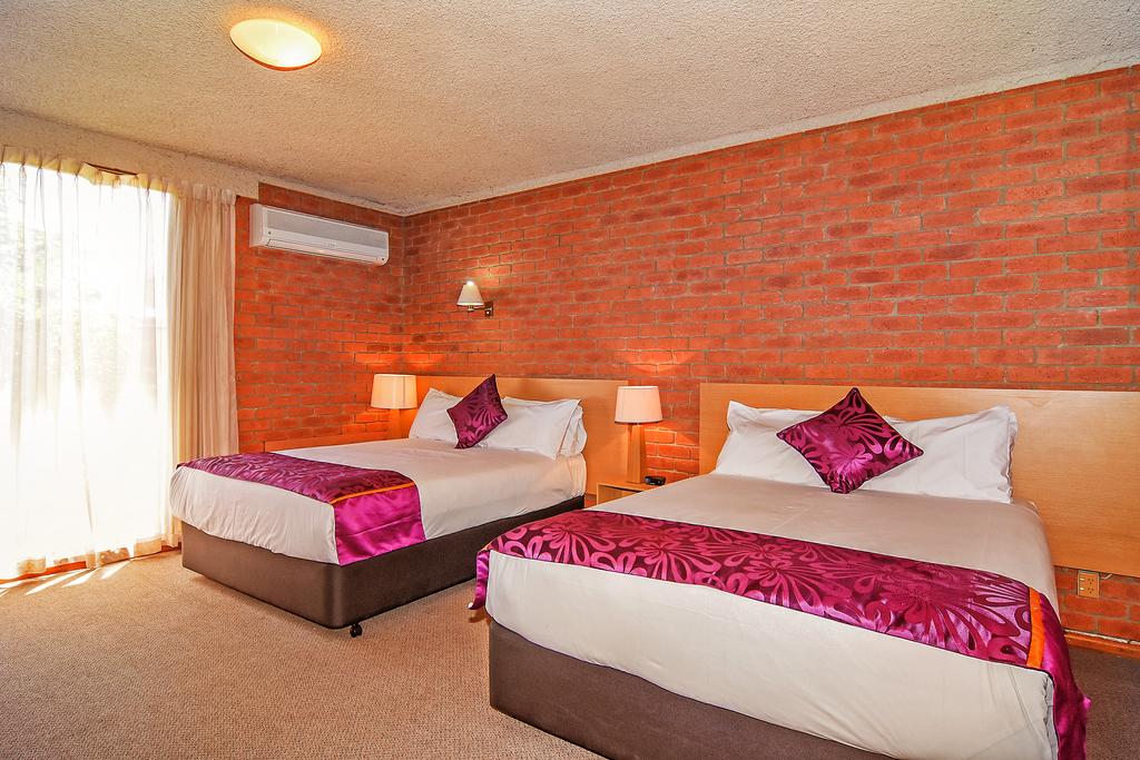Main Lead Motel