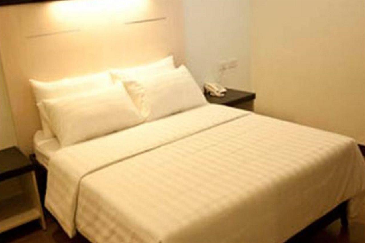 Sugbutel Family Hotel by null