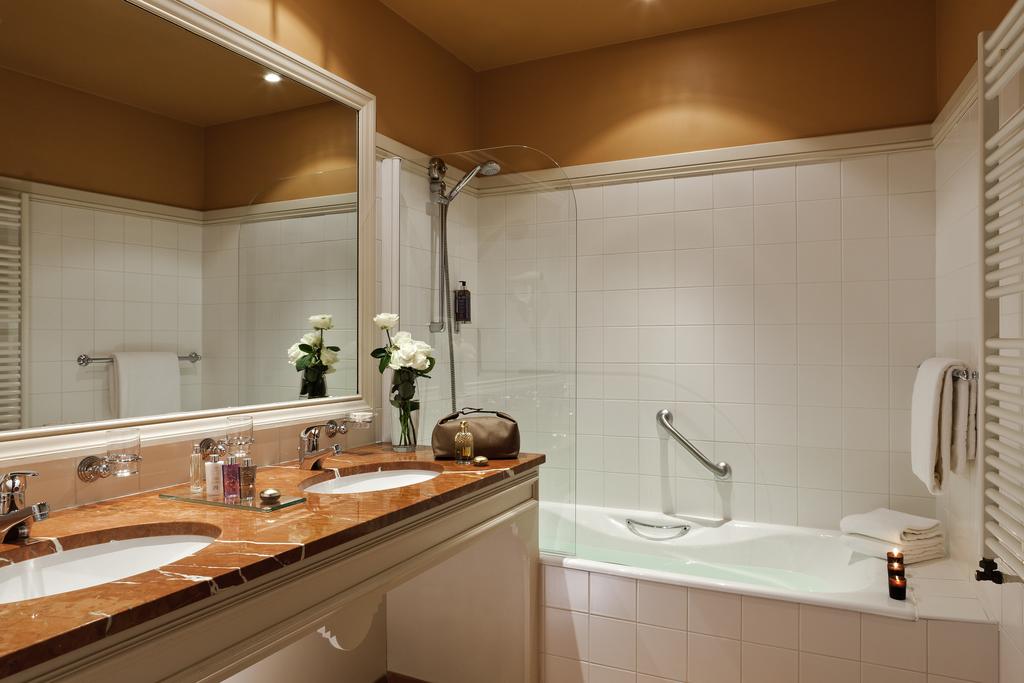 Le Grand Hôtel Dinard by null