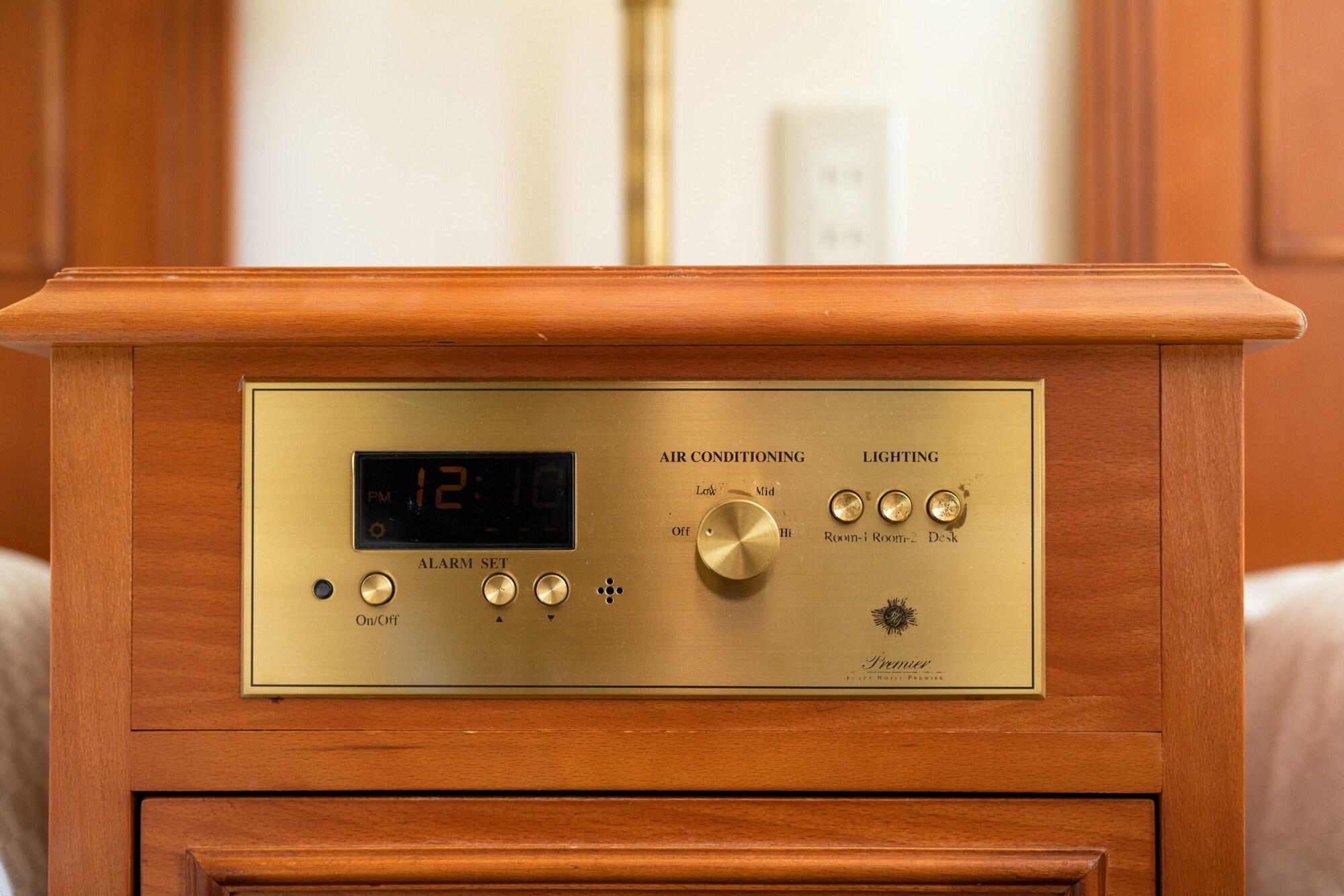 Plaza Hotel Premier by null