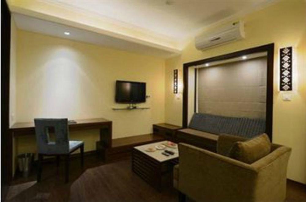 Deltin Suites - фото