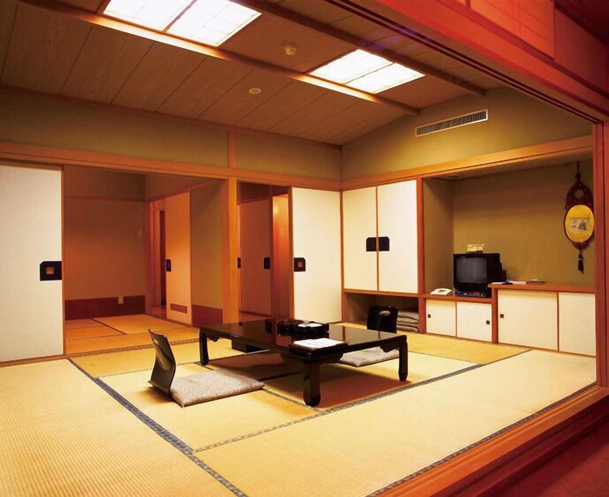 Kokusai Sado Kanko Hotel Yahatakan