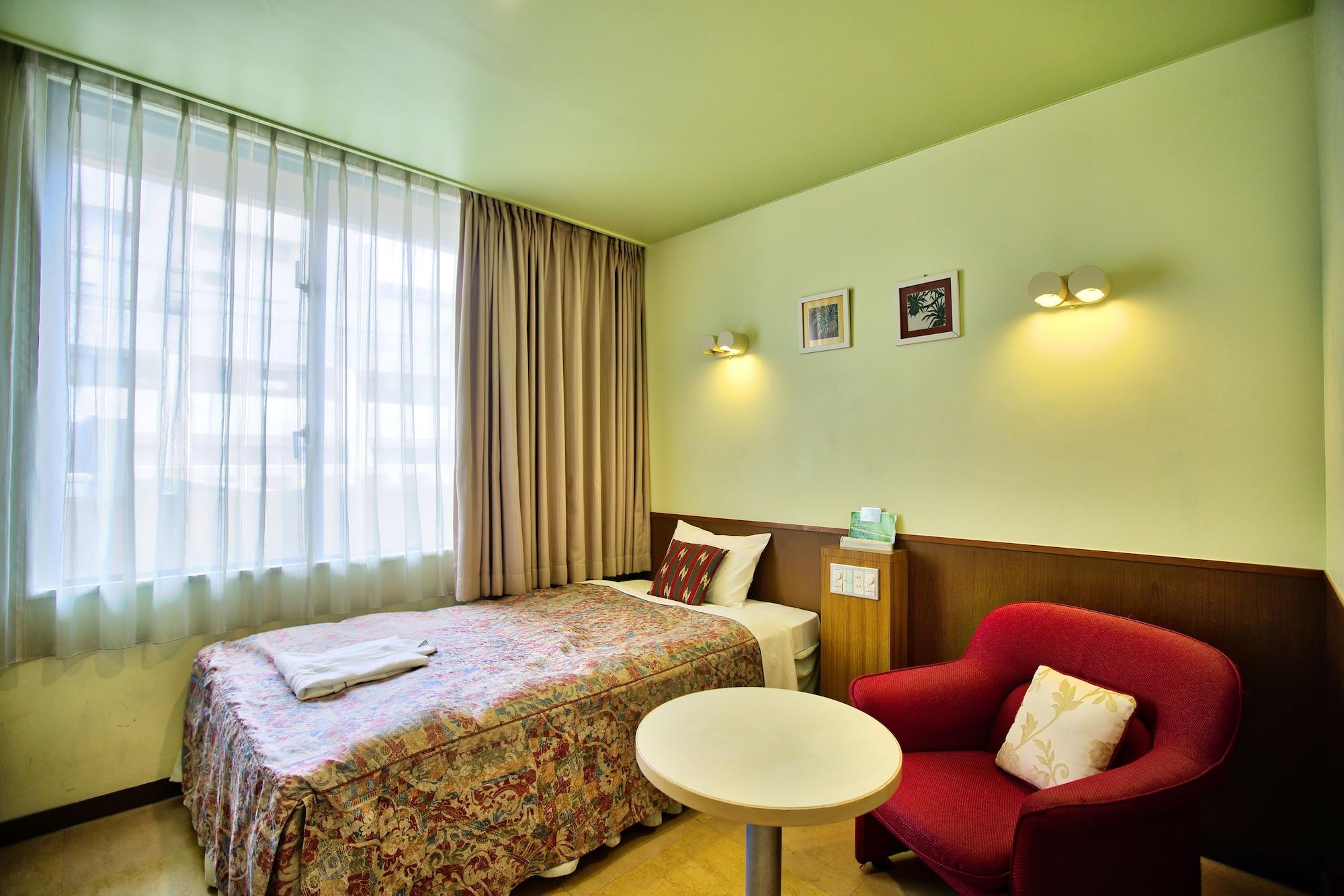 Sun Palace Kyuyokan by null