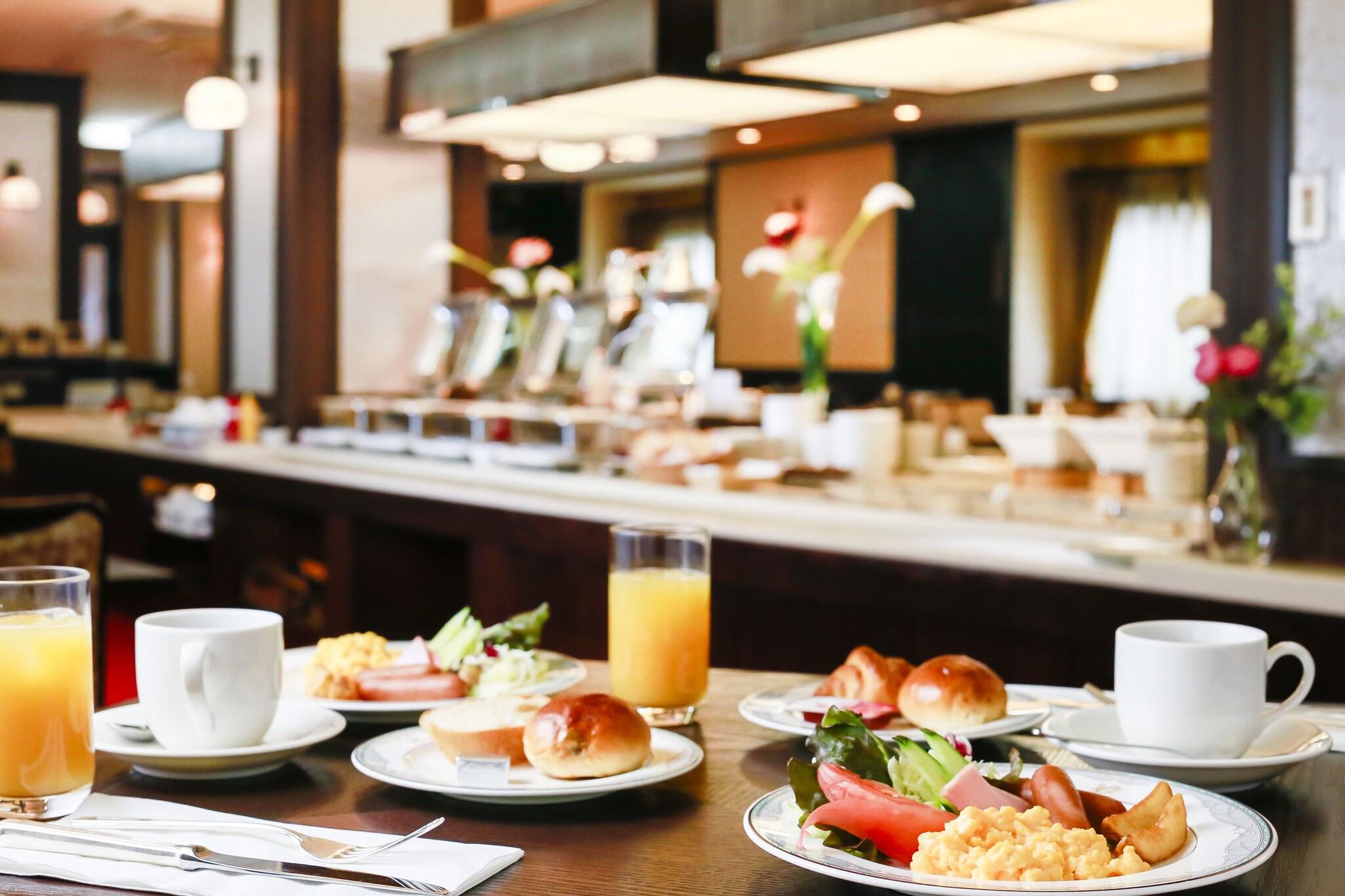 Kanazawa Hakuchoro Hotel Sanraku by null