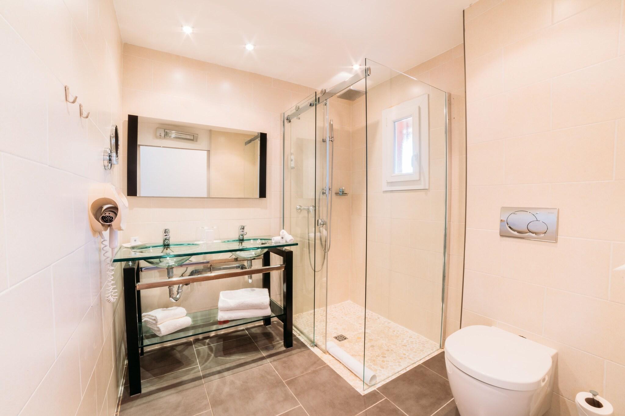 Font Mourier Hotel