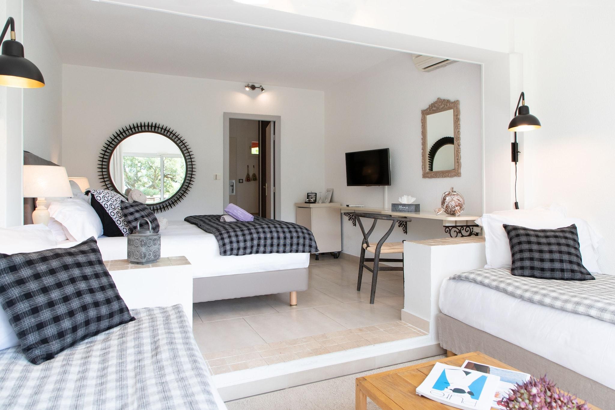 Font Mourier Hotel