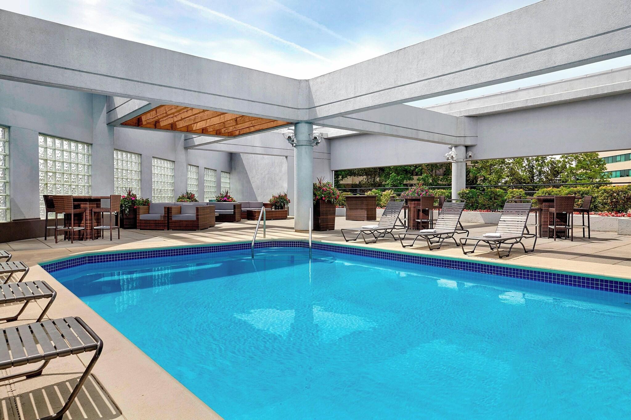 Sheraton Vancouver Guildford Hotel